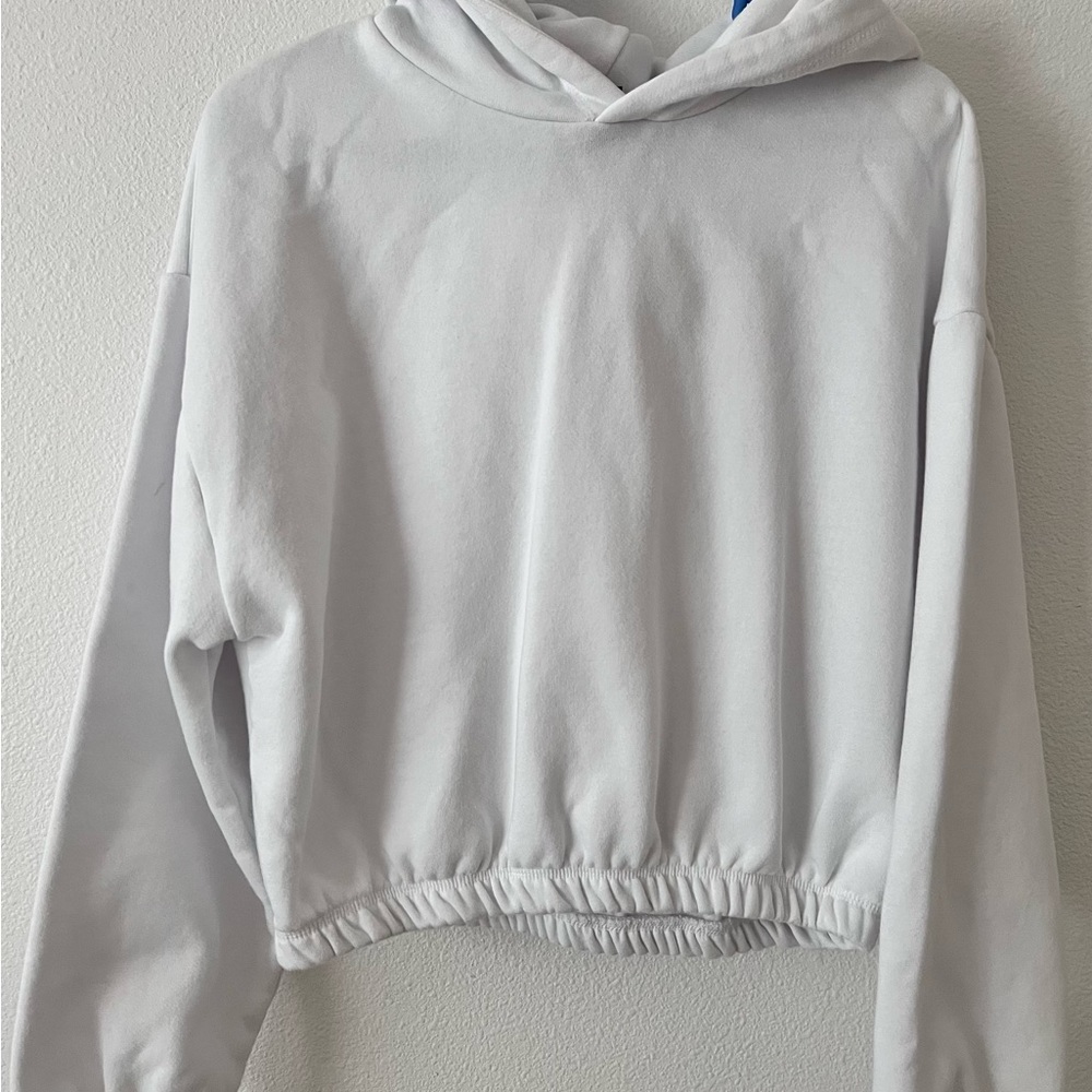 Zara white cropped hoodie sweatshirt in size large.
